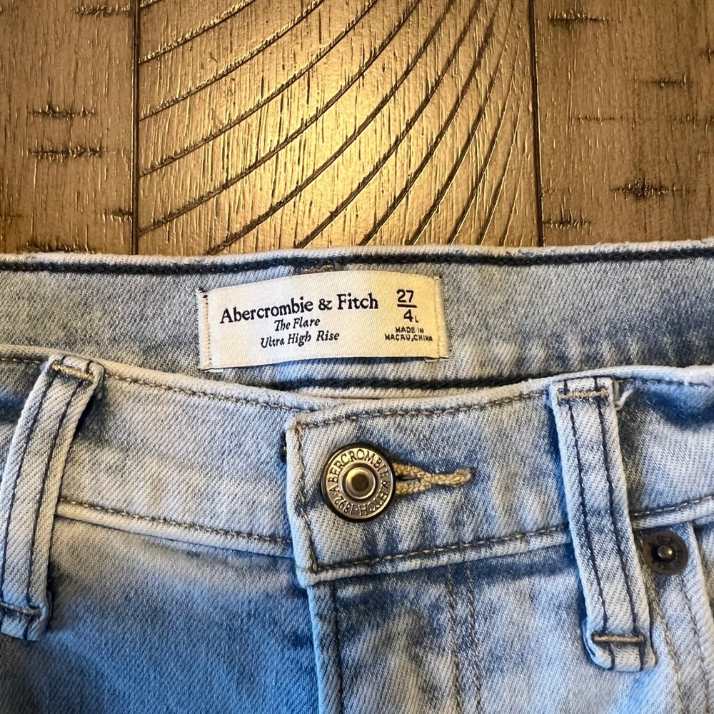 Abercrombie Fitch The Flare Ultra High Rise Light Wash Denim Jeans Size 27 - Picture 7 of 10